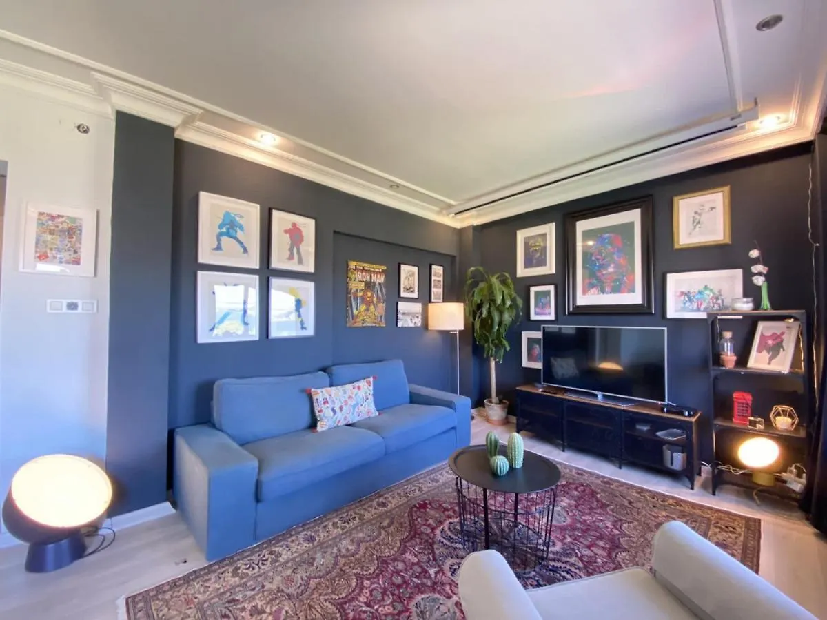 Delightful Apartment With Backyard And Bosphorus View In Uskudar İstanbul