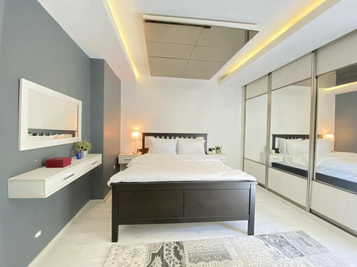 Delightful Apartment With Backyard And Bosphorus View In Uskudar İstanbul 0*,  Türkiye